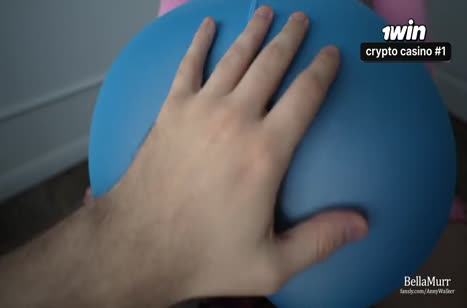 Спортивная молодая брюнетка красиво трахается