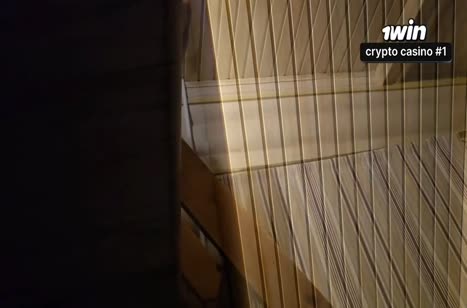 Не мог пропустить из вида соблазнительную попку в пижаме