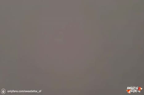 Прокачала жопу с анальной пробкой и пошла домой к трахарю